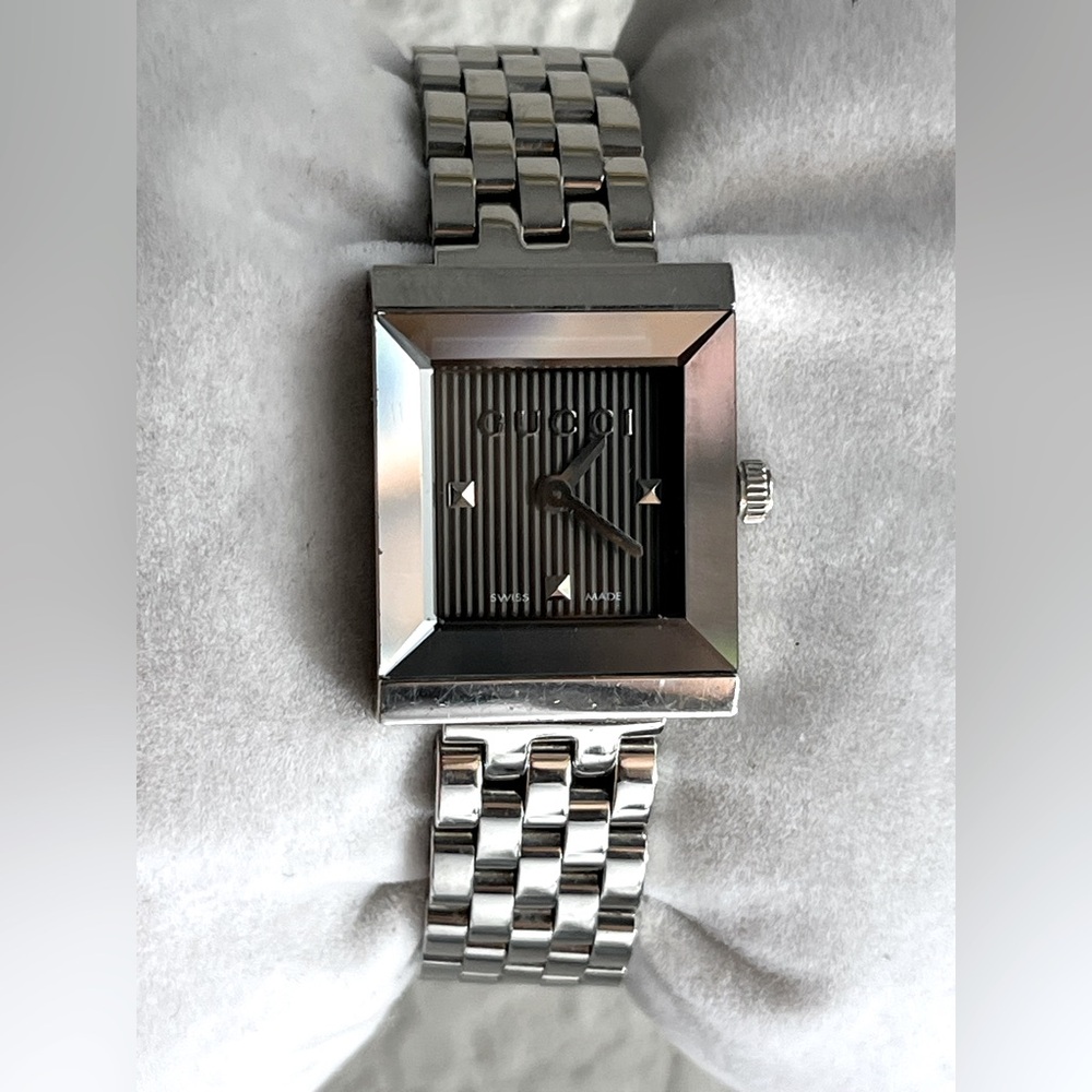 Gucci G-Frame Ladies Watch Model YA128402
